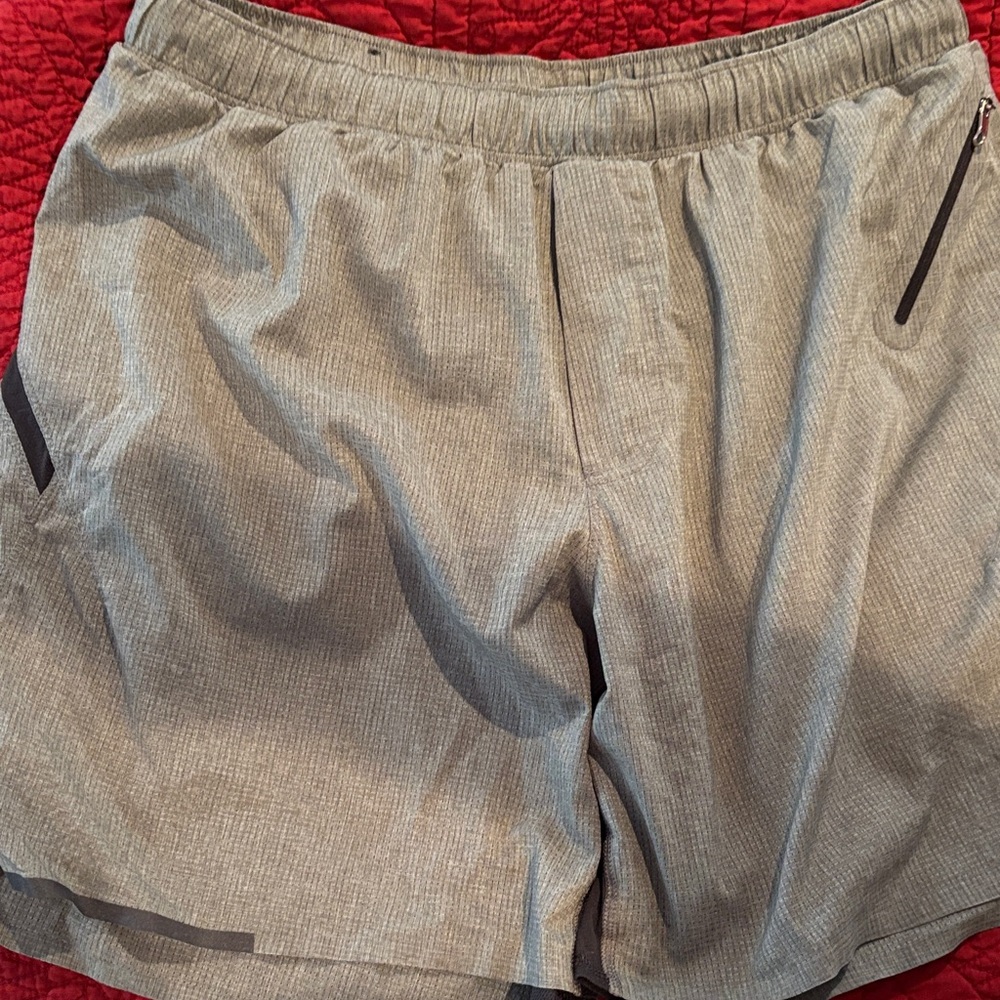 Lululemon Athletica Light Gray Men's Athletic Shorts